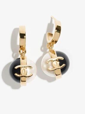 Classic Chanel 2026 Gold CC Logo Black & White Pearl Dropped Earrings